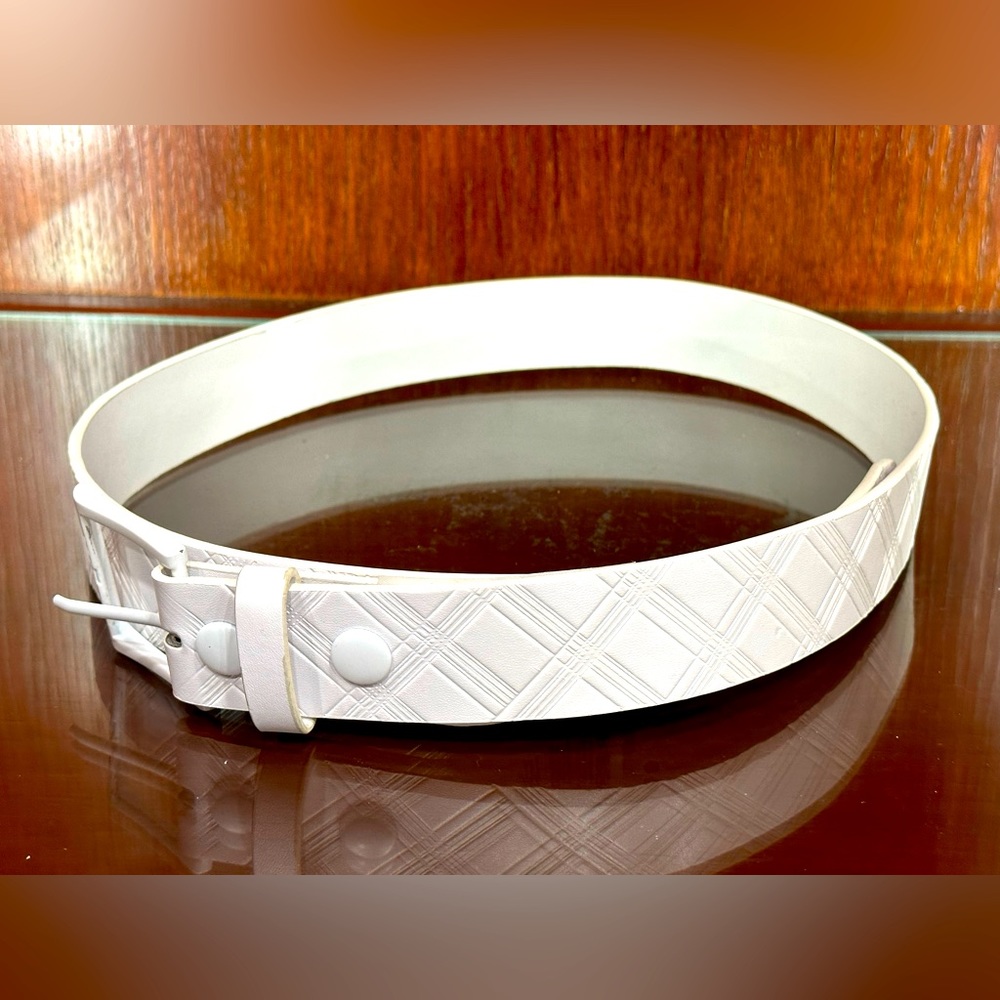 Hurley Men’s Belt - white with white buckle - size medium